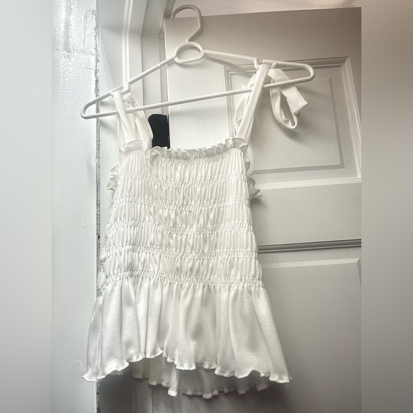 Pair of tops - Picture 4 of 12